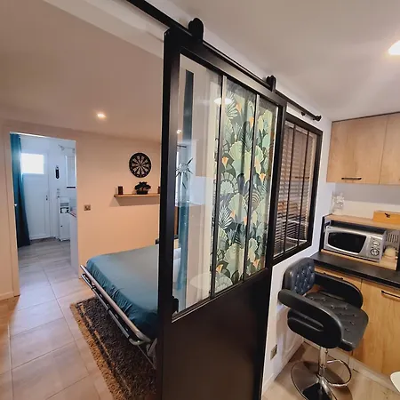 Joli 25m2 Avec Cuisine